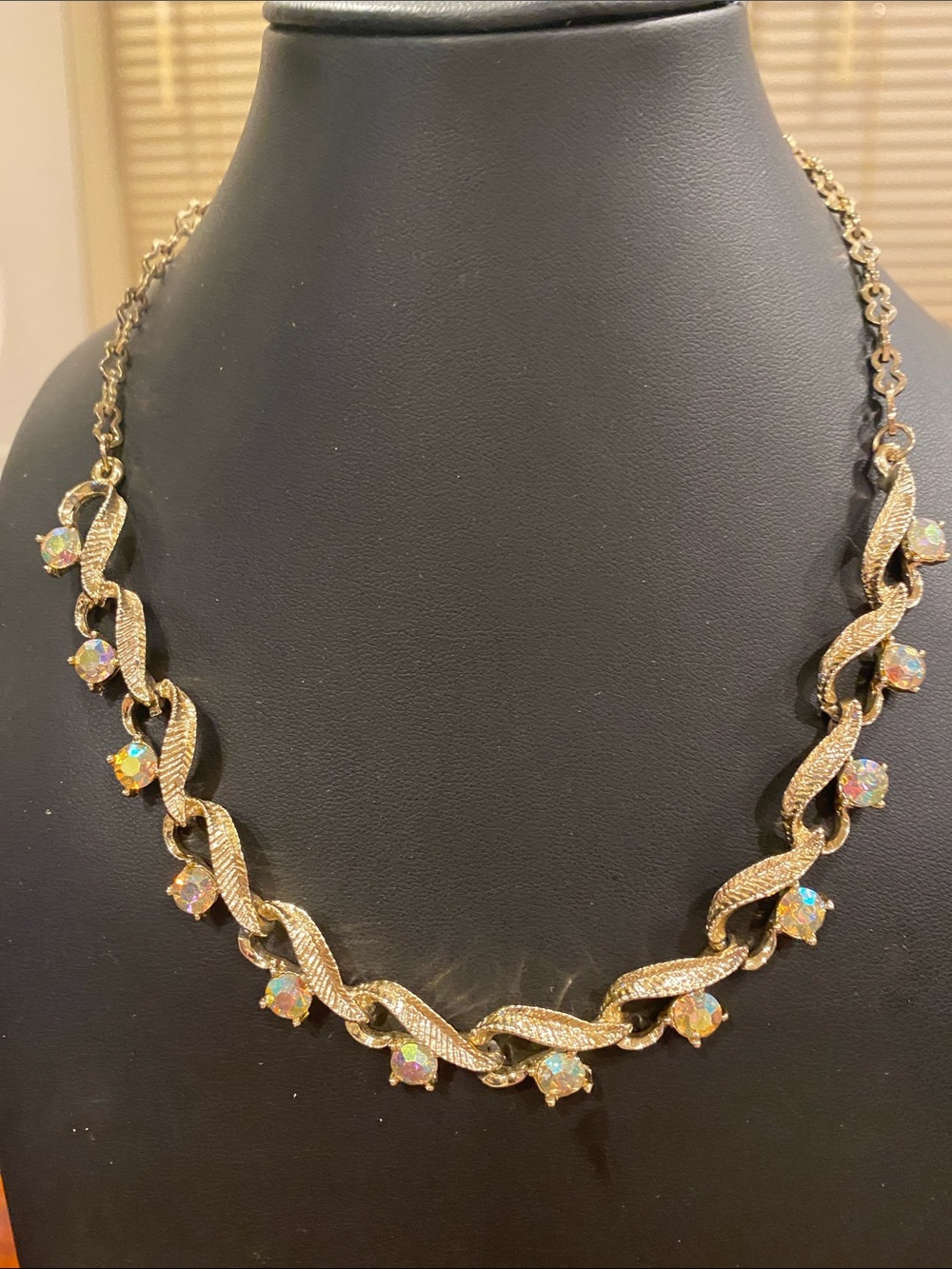 Vintage Gold-Tone Twisted Link Necklace with Iridescent Stones